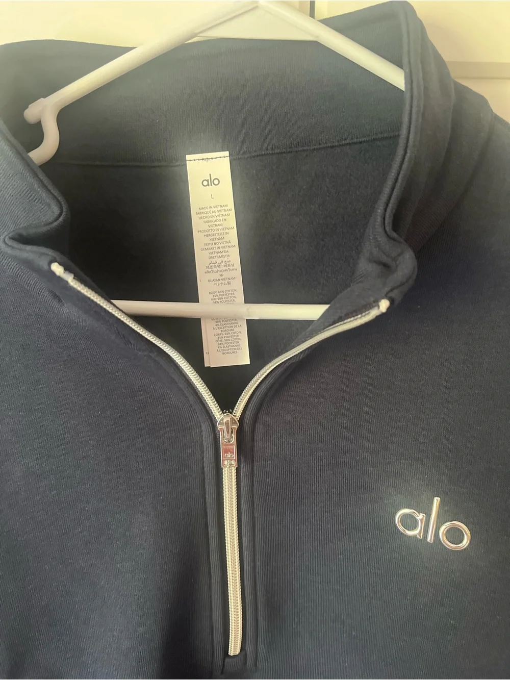 ALO Yoga athleisure navy